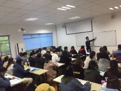 课堂座无虚席